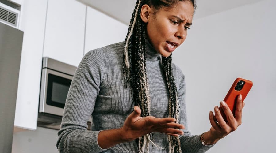 Online Dating Safety: What You Should Know Before Meeting Someone